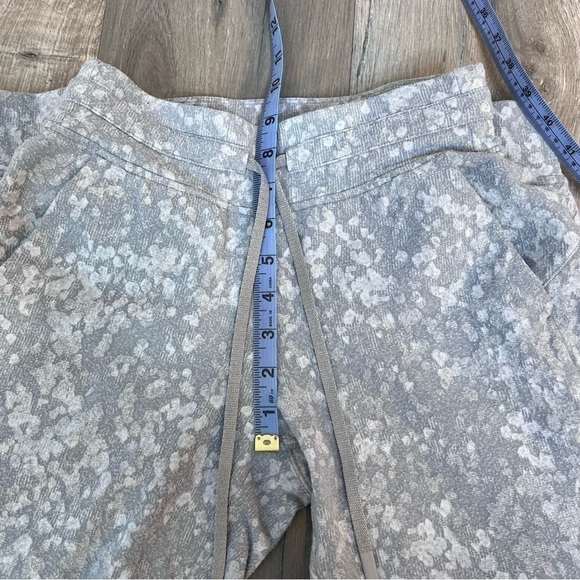 LULULEMON Ready To Rulu Jogger Crop - Picture 10 of 10